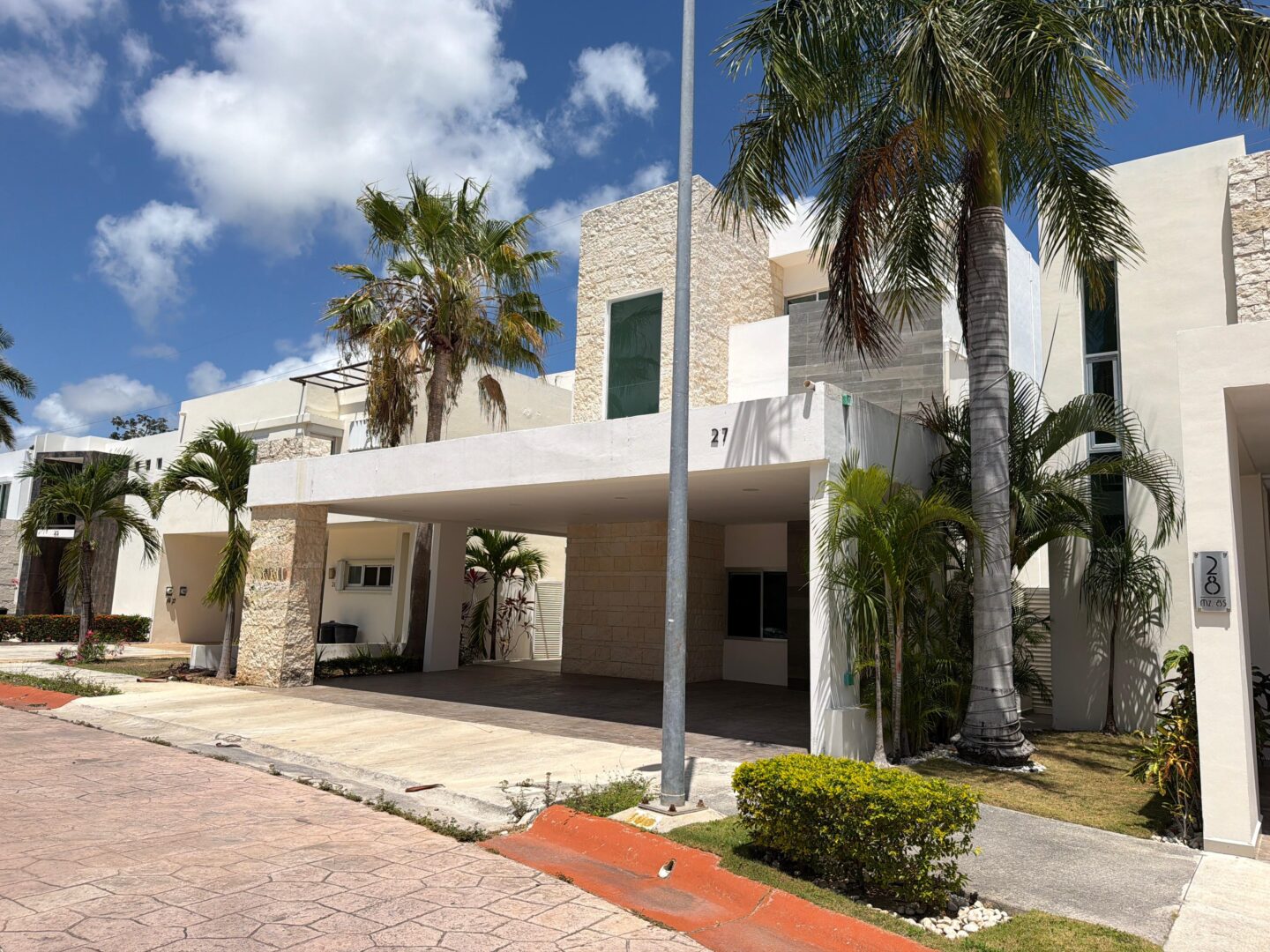 CASA EN RENTA EN RESIDENCIAL CUMBRES, CANCÚN