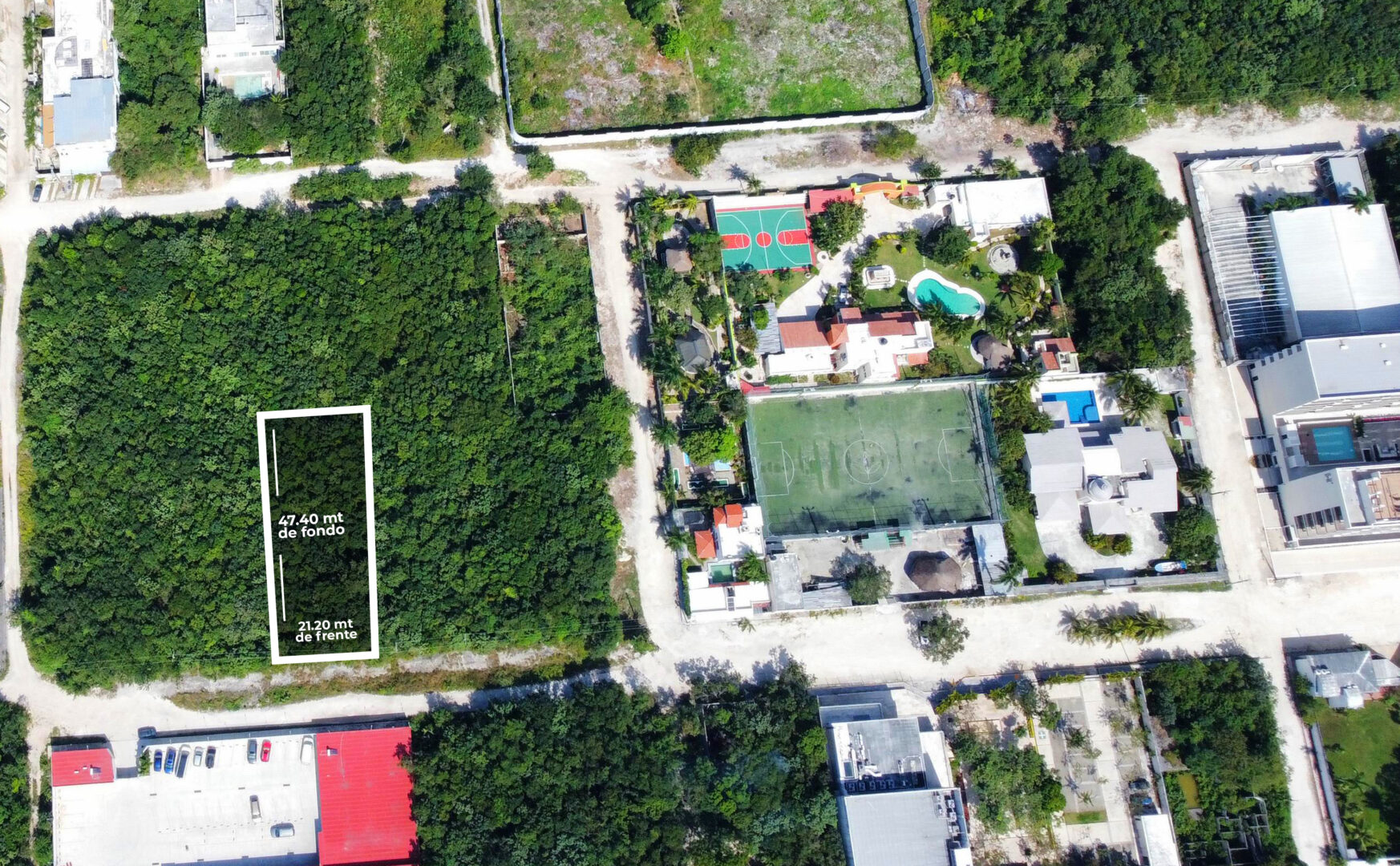 TERRENO EN VENTA EN AV. ÁLAMOS, CANCÚN.