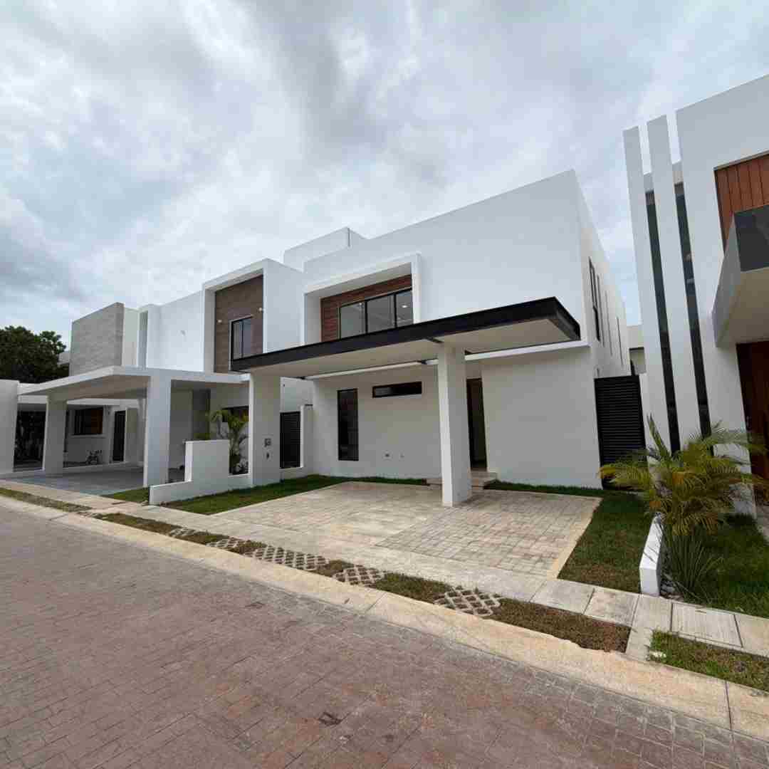 Casa en Renta en Vía Cumbres, Cancún